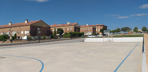 y Campo de Fútbol Park Gallery - Spain