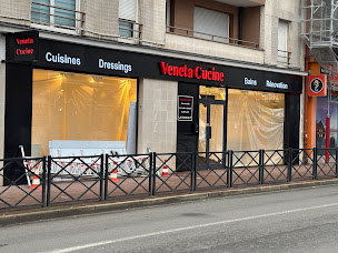 Photo n°15 de MULTIFAC(Menuiserie Aluminium/Acier/PVC) Devanture Magasin Enseigne Façade Vitrine Véranda. à Paris (Menuisier)