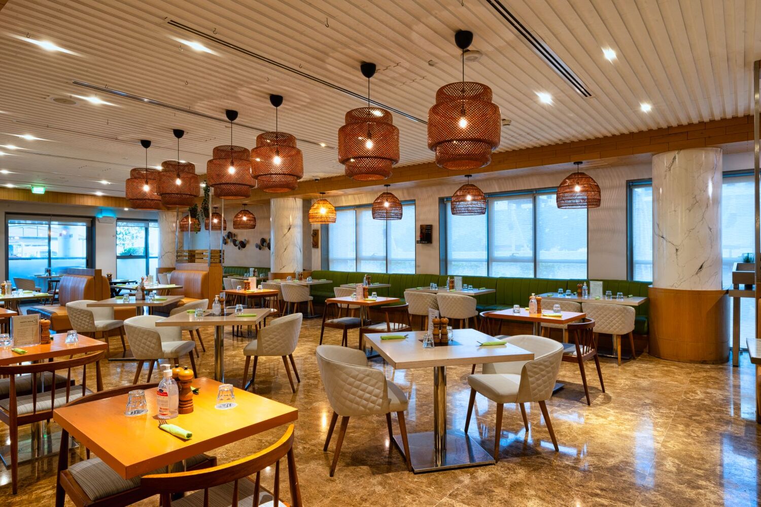 Oliva Italian Restaurant - صورة 4