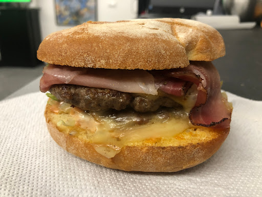Macbeth Love Burger - Visual