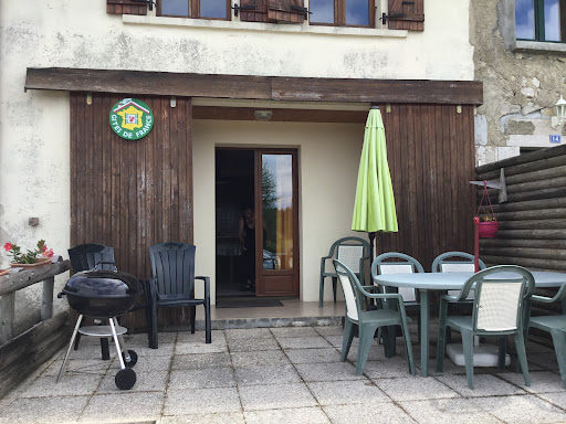 Photo de GÎTES & BIEN-ETRE : Gîte 2 pers, 2 à 3 pers et 2 à 5 pers avec terrasses et sauna privatif, en option: Hammam, jacuzzi et piscine chauffée location de montagne 950m ALT, près d'une rivière, proche station ski, Haut-Jura, Bourgogne-Franche-Comté à Longchaumois (39400)