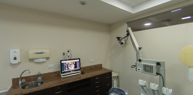 Dr. Eduardo Cedeño Viteri, Sonrisa Perfecta 3D - Dentista