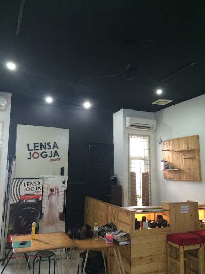 electronics-store