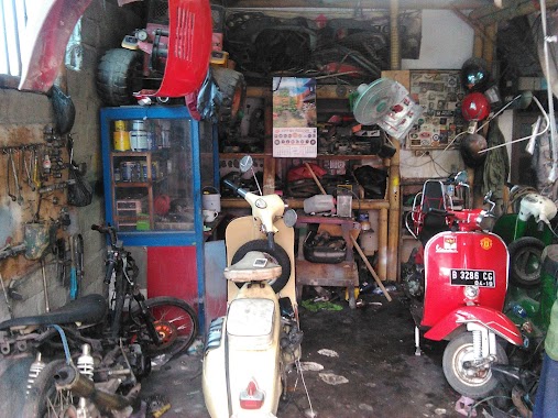 Bengkel Vespa Shierley Piagio, Author: Adi Afiat