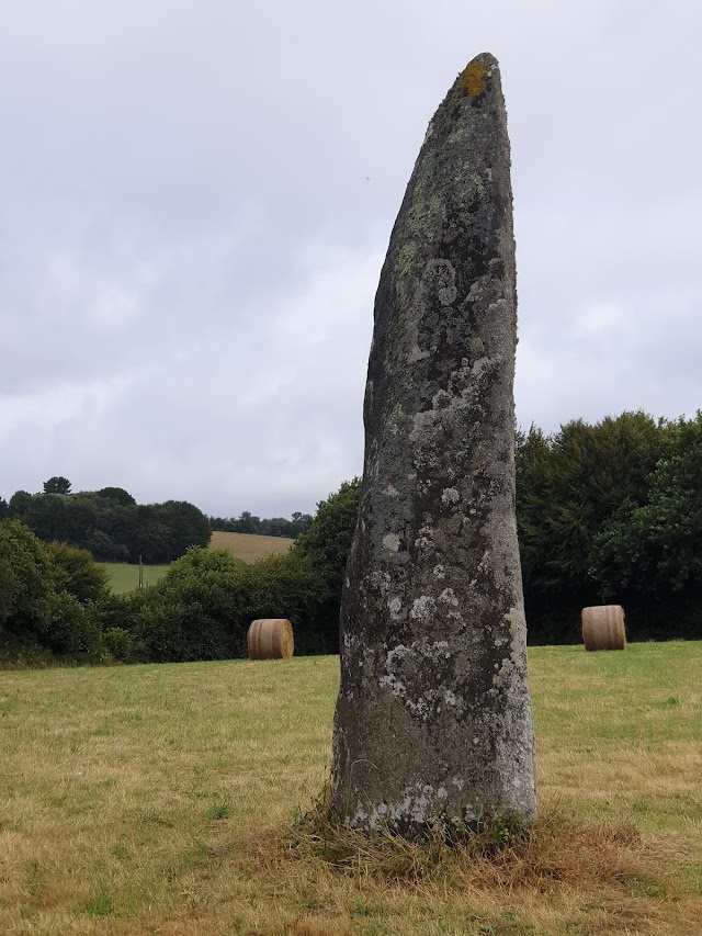Menhir du Kermeur
