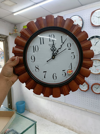 Fency Wood Finished fency Wood Finished wall clock post image