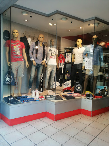 Revo S.r.l. Abbigliamento Carrara - Thumbnail