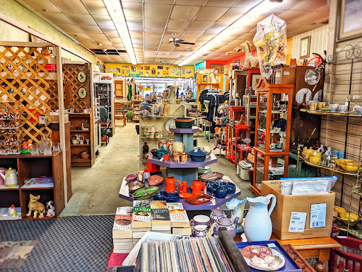 Town & Country Antiques & More - Thumbnail