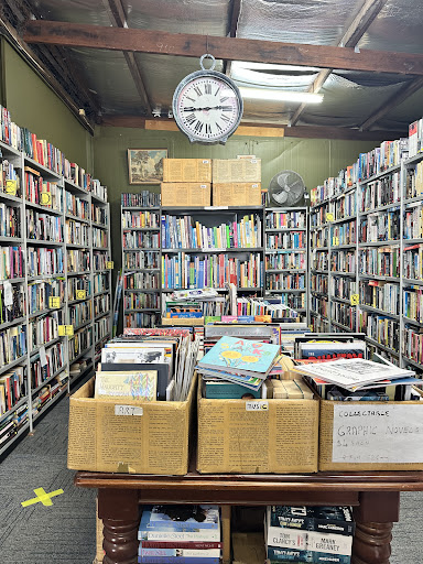 Salisbury second hand bookshop - Thumbnail