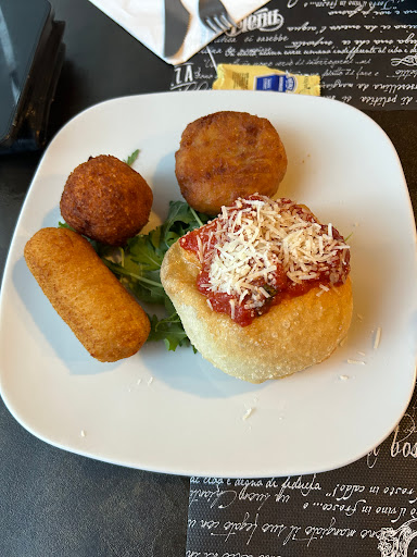 Bella ‘Mbriana Pizzeria Gallery - Italy