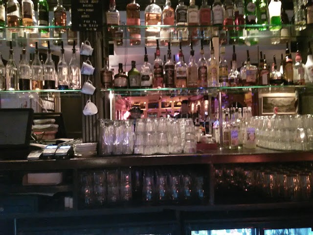 Simmons Bar | Camden Town