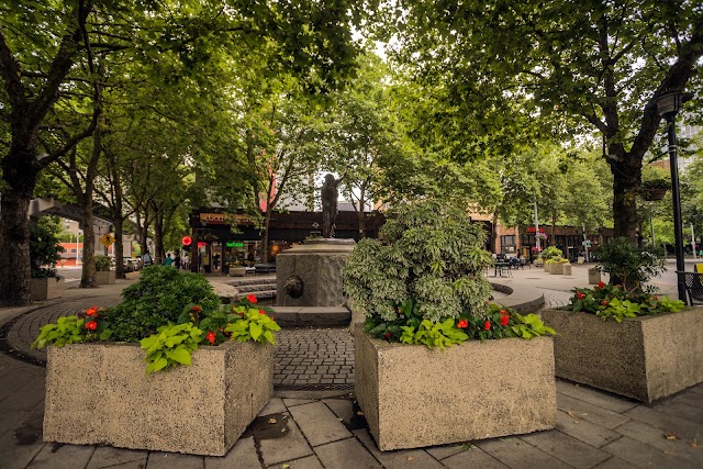 Tilikum Place