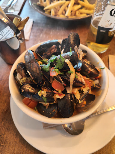 Moules a go-go Bar & Bistro - Thumbnail