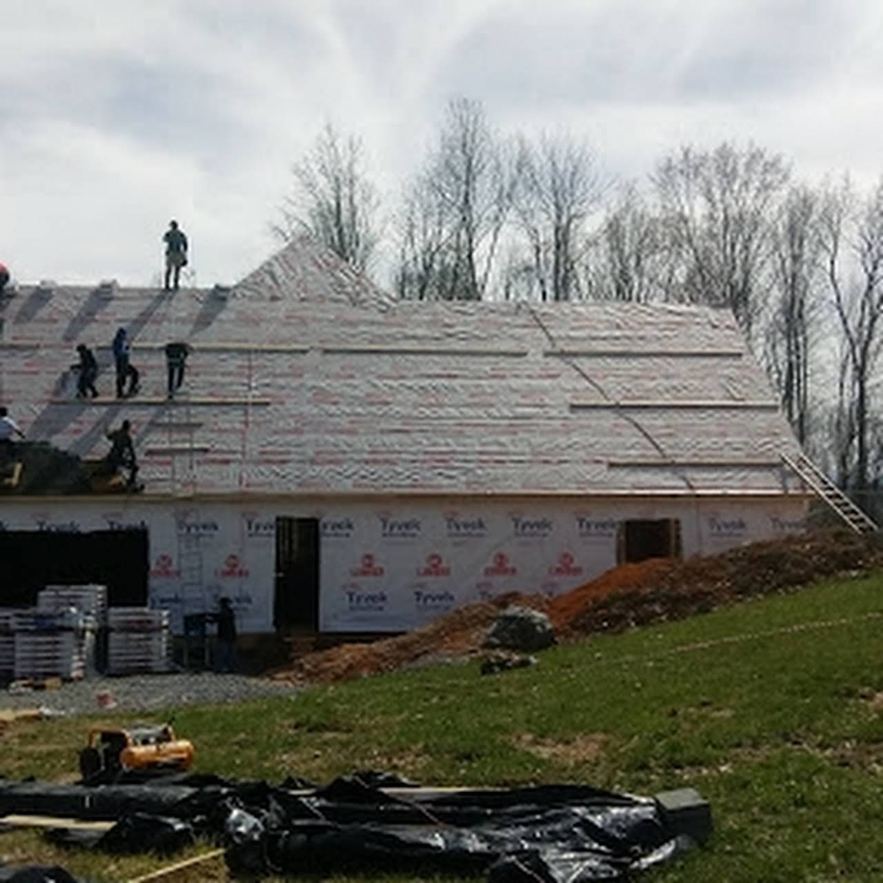 Straight Edge Construction & Roofing Roofing Contractor