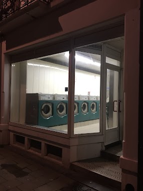 Token Machine Laundromat (self service), Author: Billy ZKid