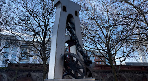 Isambard Kingdom Brunel Memorial - Thumbnail