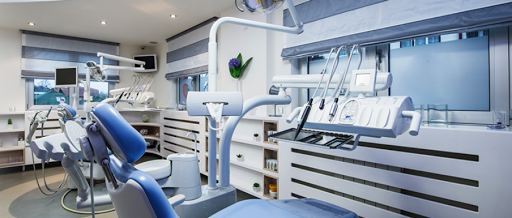 Dentist for Chickens - Edgeworth Dental Care - Thumbnail