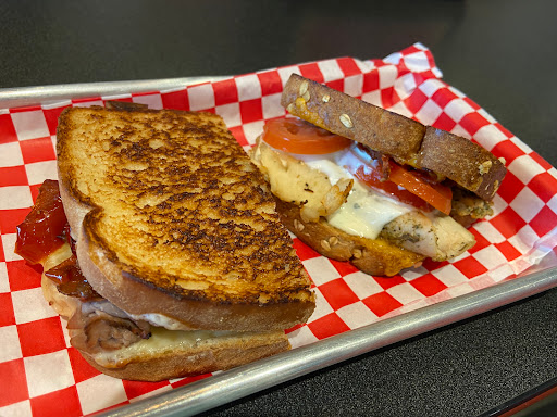 Tom & Chee - Visual