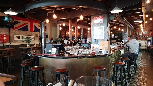 Tiger's Milk - Kitchen/Bar