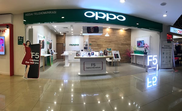 Oppo Plaza Merdeka Concept Store B67