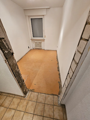 Haushaltsauflösung Kevin – Entrümpelung & Seniorenumzüge“.