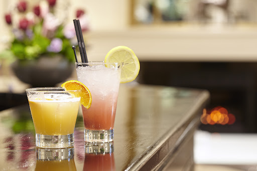 Cocktail Bar - The Royal Hotel - Thumbnail