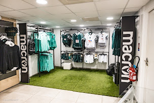 Photo n°1 de Boutique Officielle Section Paloise Béarn Pyrénées à Pau (Magasin de vêtements de sport)