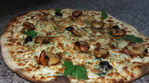 Photo n°19 de Pizza Des Rosiers à Saint-Julien-les-Rosiers (Pizzeria)