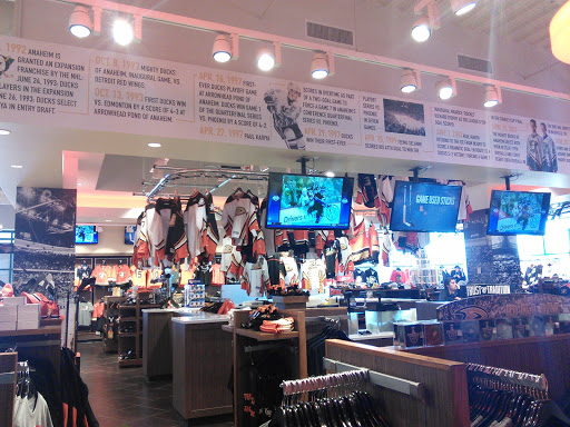 Anaheim Ducks Team Store - Thumbnail