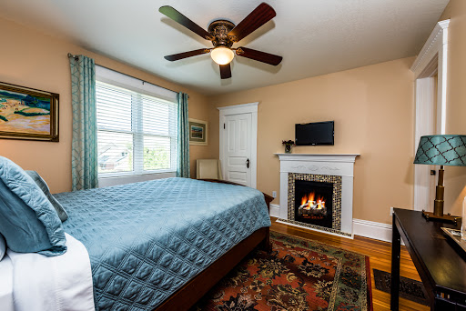 Three Oaks Inn B&B - Thumbnail