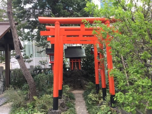 Manpuku Inari Shrine, Author: シ冓ロイ建―
