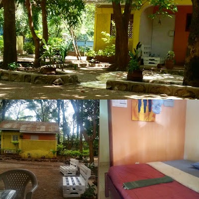 Photos of Elmolo crocodile park and lodge.