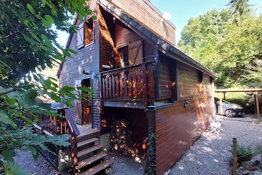 Photo de Gîte dans le Cantal-Le Chalet du Lac