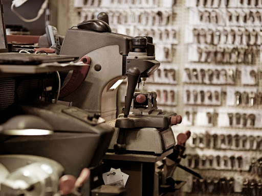 Trend Dry Cleaners & Key cutting - Thumbnail