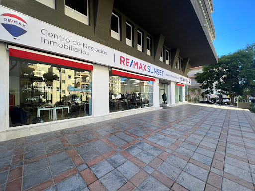 RE/MAX Sunset - Visual