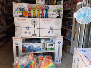 Photo n°6 de JMT BAZAR à Rosny-sous-Bois (Magasin d'ameublement et de décoration)