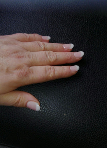 Nail art at Bea's - Thumbnail