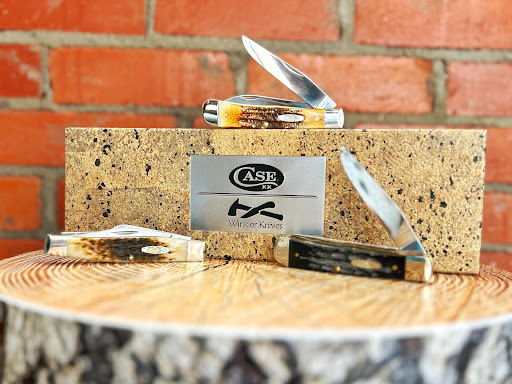 Ernie's Hardware - Visual