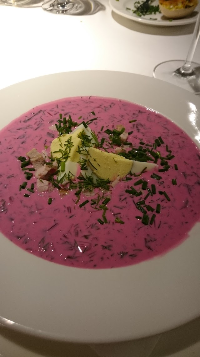 Dyspensa. Restauracja