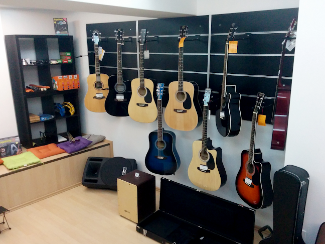 Comentarii opinii despre Music and More Romania