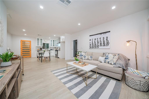 Tony Diaz - Realtor - Thumbnail
