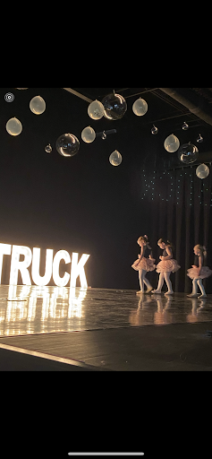 Starstruck Performance Company - Thumbnail