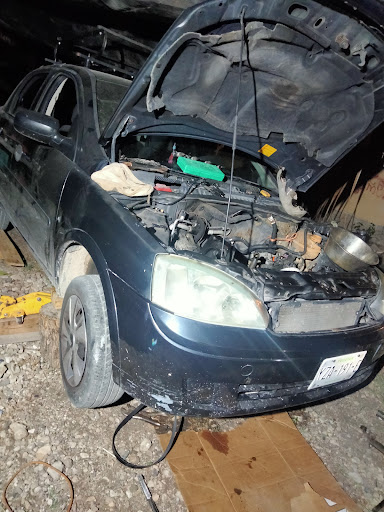 Taller mecánico automotriz "CHICO"