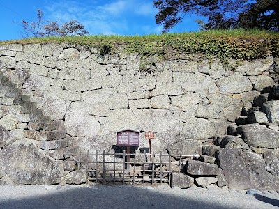 鶴ヶ城武者走り（石垣）