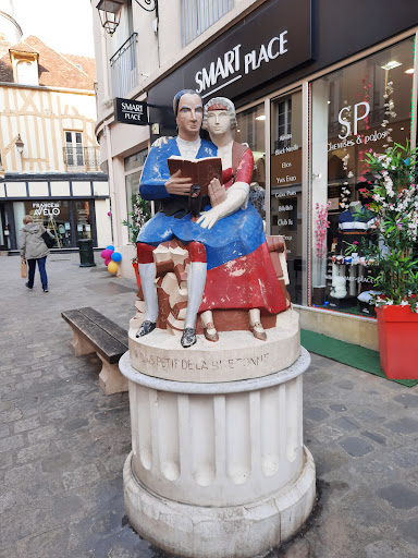 Statue de Nicolas Retif de la Bretonne - Thumbnail