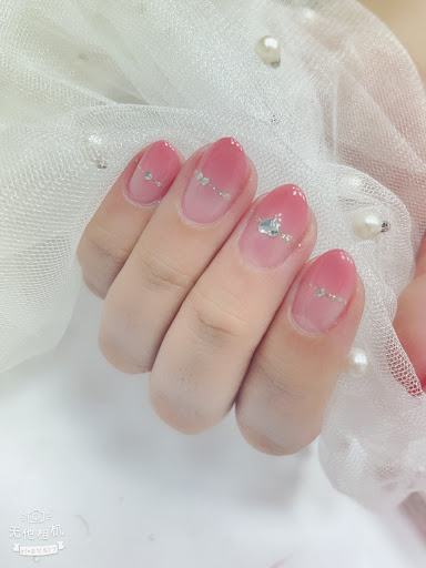 韓國Rara高雄美甲極緻美學評價、價格、網友推薦資訊 - 專業美甲技術與親切服務