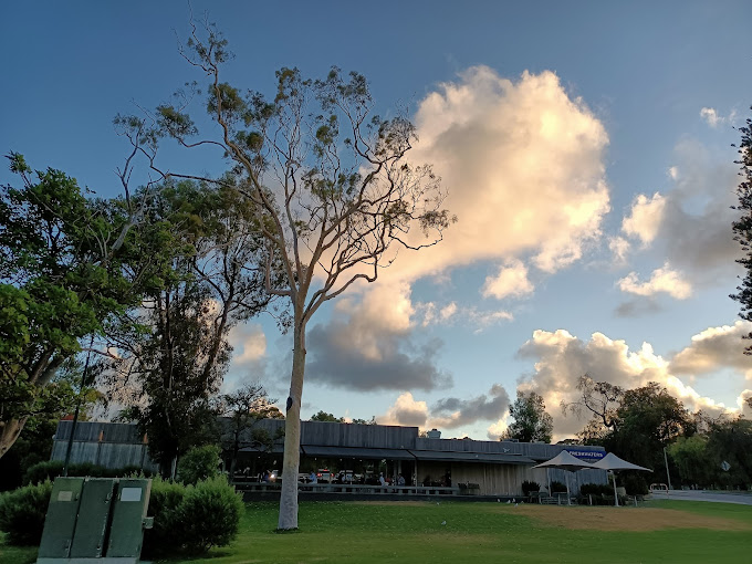 Royal Freshwater Bay Yacht Club, 1 Hobbs Pl, Australia