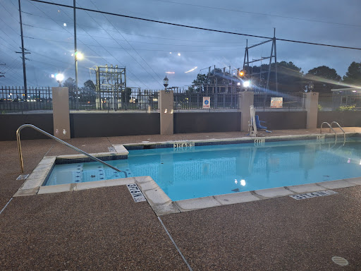 La Quinta Inn & Suites by Wyndham Livingston - Thumbnail