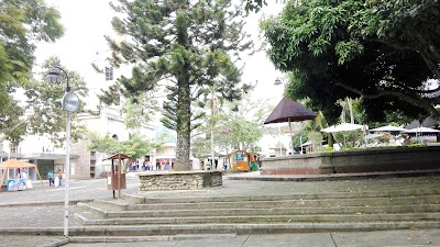 Photos of Valpara&iacute;so Main Park
