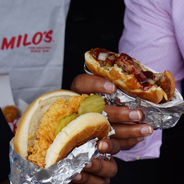 Milo's Hamburgers by null